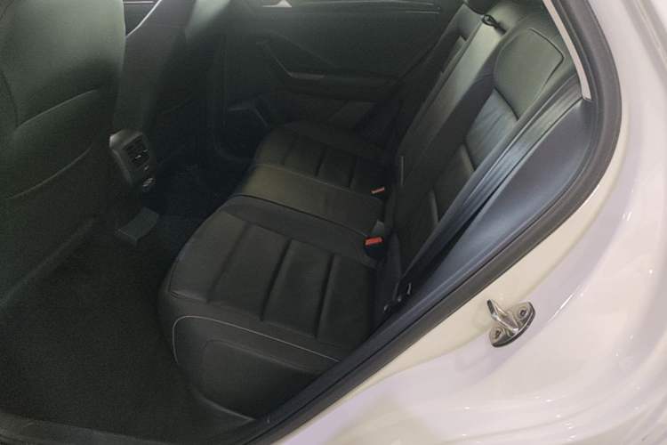 Used Volkswagen T-ROC 2019 280TSI DSG Two-Wheel Drive Comfort Version China VI Standard Left Rear Seat
