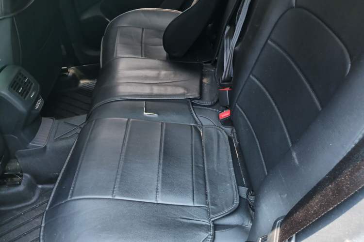 Used Volkswagen T-ROC 2019 280TSI DSG Two-Wheel Drive Comfort Version China VI Standard Left Rear Seat