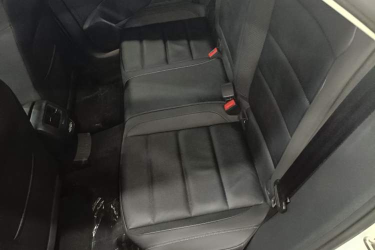 Used Volkswagen T-ROC 2019 280TSI DSG Two-Wheel Drive Comfort Version China VI Standard Left Rear Seat