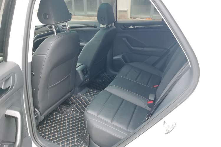 Used Volkswagen T-ROC 2019 280TSI DSG Two-Wheel Drive Comfort Version China VI Standard Left Rear Seat