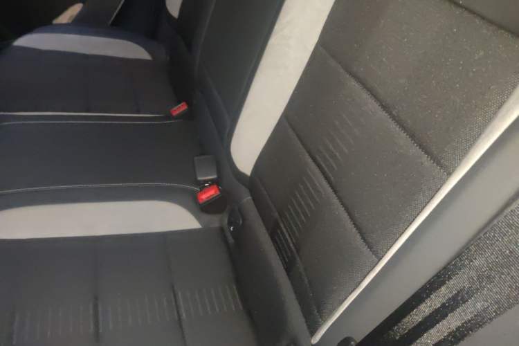 Used Volkswagen T-ROC 2019 230TSI DSG Two-Wheel-Drive Advanced Version China VI Standard Left Rear Seat
