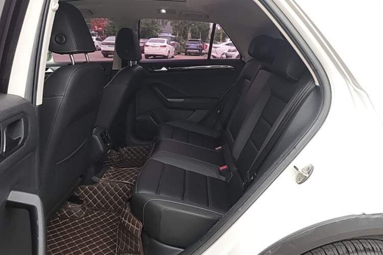 Used Volkswagen T-ROC 2019 280TSI DSG Four-Wheel Drive Comfort Version China V Emission Standard Left Rear Seat