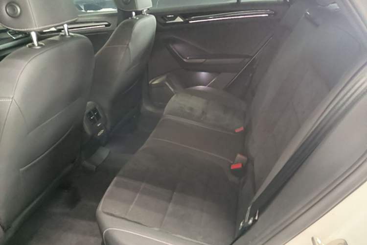 Used Volkswagen T-ROC 2019 280TSI DSG Two-Wheel-Drive Luxury Model China VI Standard Left Rear Seat