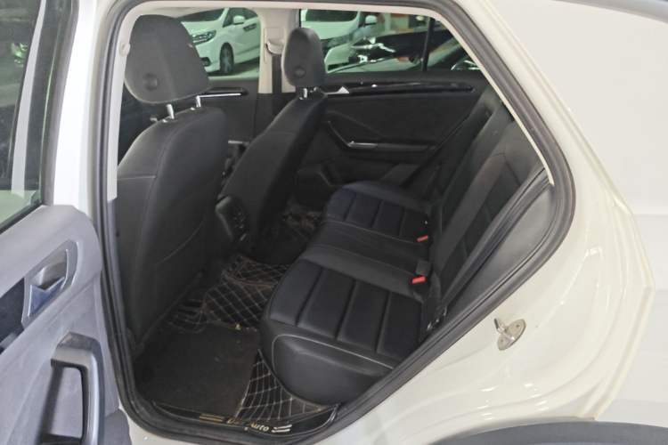 Used Volkswagen T-ROC 2019 280TSI DSG Two-Wheel Drive Comfort Version China VI Standard Left Rear Seat
