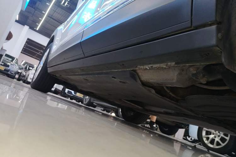 Used Volkswagen T-ROC 2019 230TSI DSG Two-Wheel-Drive Advanced Version China VI Standard Left Side Sill