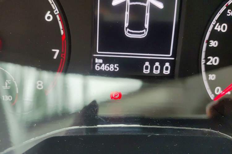 Used Volkswagen T-ROC 2019 230TSI DSG Two-Wheel-Drive Advanced Version China VI Standard Odometer Close Up