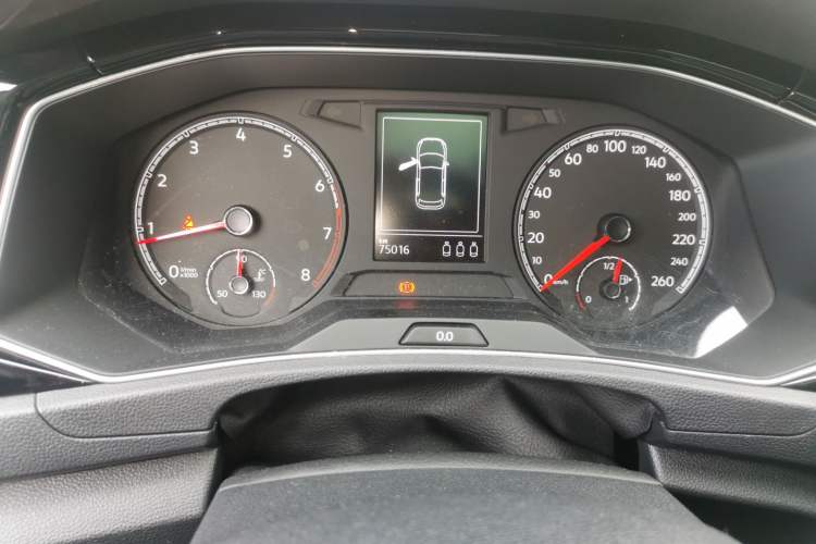 Used Volkswagen T-ROC 2019 280TSI DSG Two-Wheel Drive Comfort Version China VI Standard Odometer Close Up