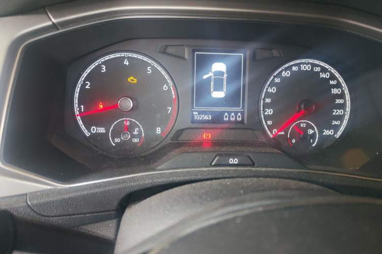Used Volkswagen T-ROC 2019 280TSI DSG Two-Wheel Drive Advanced Version China VI Standard Odometer Close Up