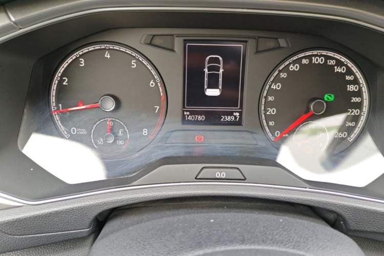 Used Volkswagen T-ROC 2019 230TSI DSG Two-Wheel-Drive Advanced Version China VI Standard Odometer Close Up