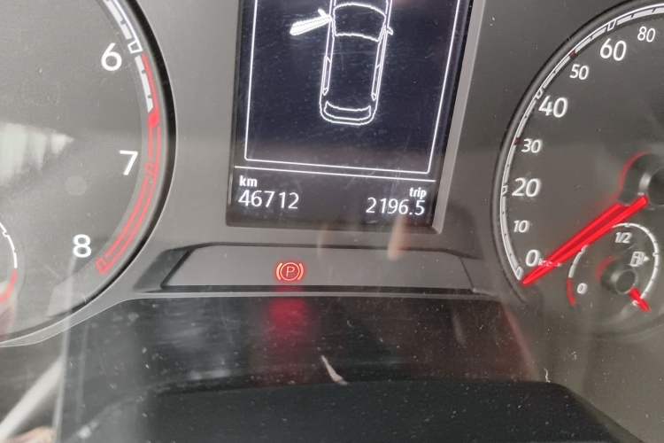 Used Volkswagen T-ROC 2019 230TSI DSG Two-Wheel-Drive Advanced Version China VI Standard Odometer Close Up
