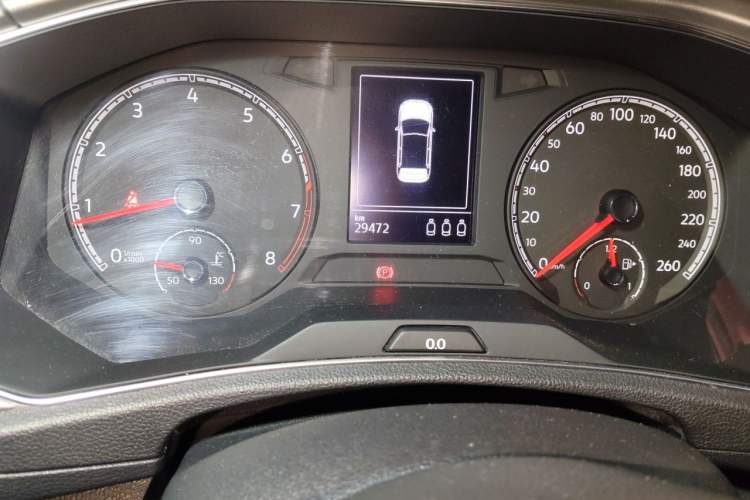 Used Volkswagen T-ROC 2019 230TSI DSG Two-Wheel-Drive Advanced Version China VI Standard Odometer Close Up