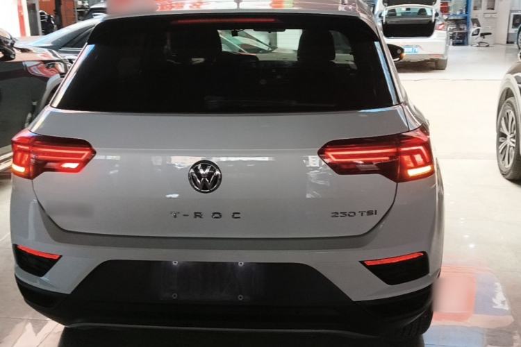 Used Volkswagen T-ROC 2019 230TSI DSG Two-Wheel Drive Fashion Edition China VI Standard Rear