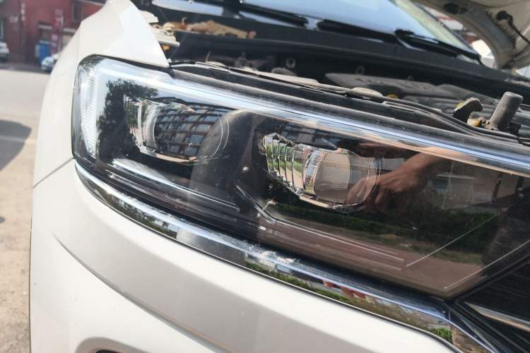 Used Volkswagen T-ROC 2019 230TSI DSG Two-Wheel-Drive Advanced Version China VI Standard Right Front Headlight