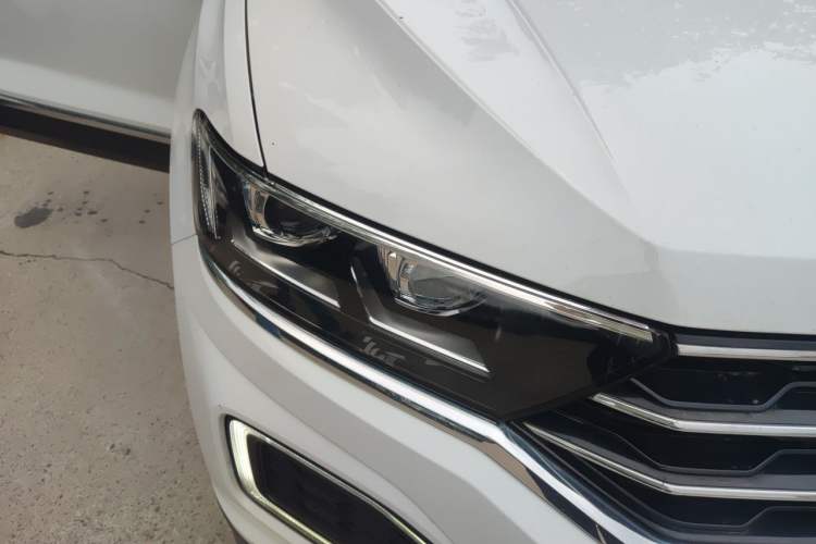 Used Volkswagen T-ROC 2019 230TSI DSG Two-Wheel-Drive Advanced Version China VI Standard Right Front Headlight