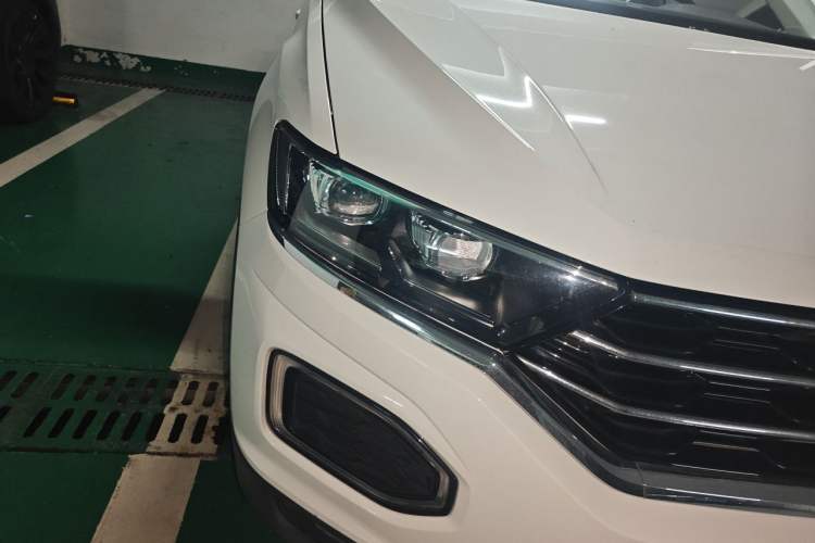 Used Volkswagen T-ROC 2019 280TSI DSG Two-Wheel Drive Advanced Version China VI Standard Right Front Headlight