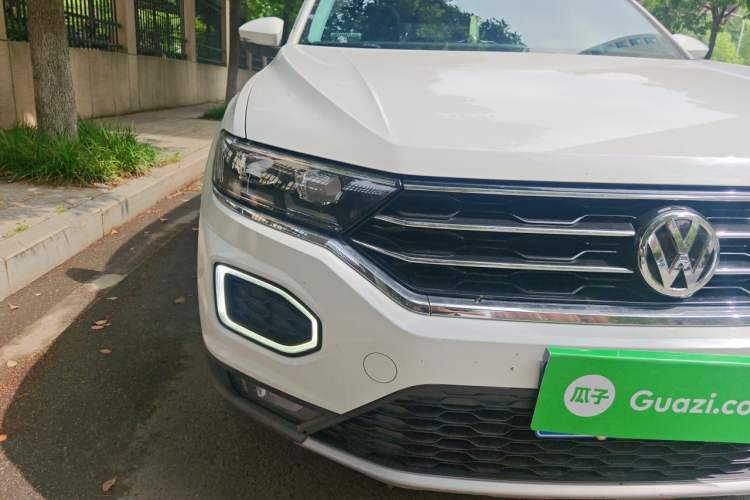 Used Volkswagen T-ROC 2019 230TSI DSG Two-Wheel-Drive Advanced Version China VI Standard Right Front Headlight