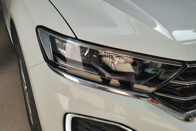 Used Volkswagen T-ROC 2019 230TSI DSG Two-Wheel-Drive Advanced Version China VI Standard Right Front Headlight