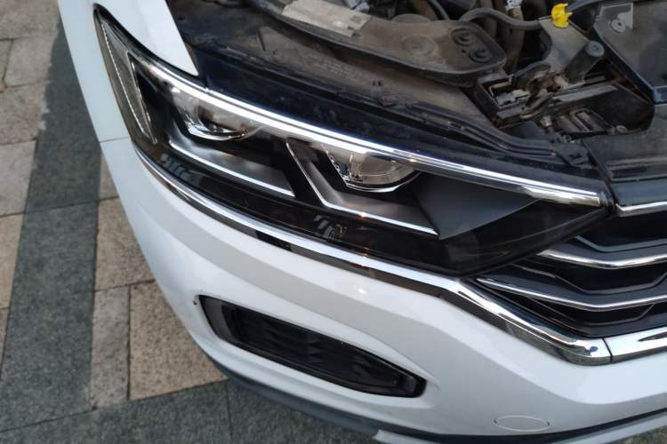 Used Volkswagen T-ROC 2019 230TSI DSG Two-Wheel-Drive Advanced Version China VI Standard Right Front Headlight