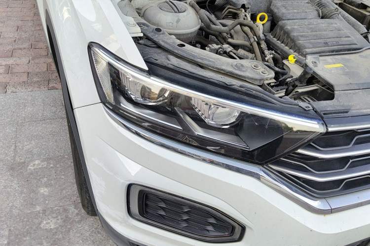 Used Volkswagen T-ROC 2019 230TSI DSG Two-Wheel-Drive Advanced Version China VI Standard Right Front Headlight