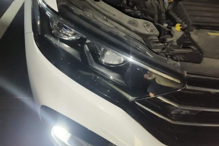 Used Volkswagen T-ROC 2019 280TSI DSG Two-Wheel Drive Advanced Version China VI Standard Right Front Headlight