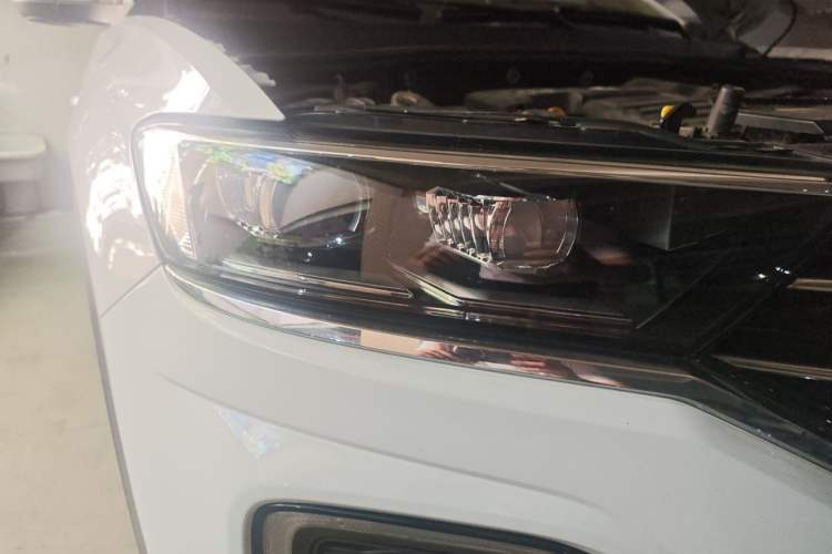 Used Volkswagen T-ROC 2019 280TSI DSG Two-Wheel Drive Comfort Version China VI Standard Right Front Headlight