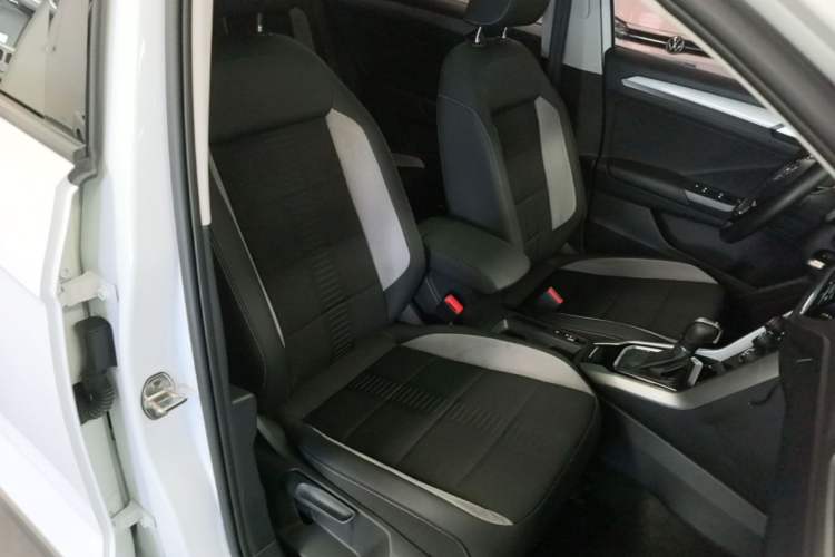 Used Volkswagen T-ROC 2019 280TSI DSG Two-Wheel Drive Advanced Version China VI Standard Right Front Seat