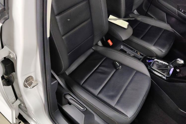 Used Volkswagen T-ROC 2019 280TSI DSG Two-Wheel Drive Comfort Version China VI Standard Right Front Seat