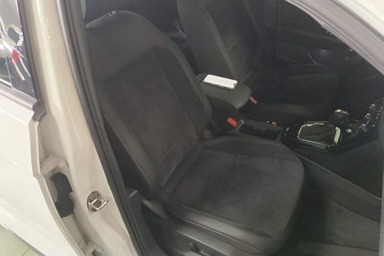 Used Volkswagen T-ROC 2019 280TSI DSG Two-Wheel-Drive Luxury Model China VI Standard Right Front Seat