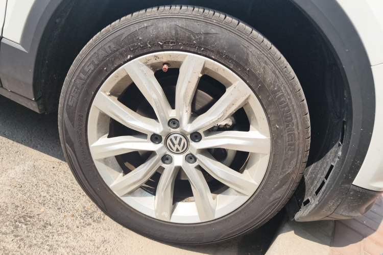 Used Volkswagen T-ROC 2019 230TSI DSG Two-Wheel-Drive Advanced Version China VI Standard Right Front Wheel Hub