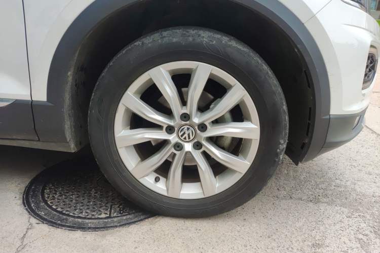 Used Volkswagen T-ROC 2019 230TSI DSG Two-Wheel-Drive Advanced Version China VI Standard Right Front Wheel Hub