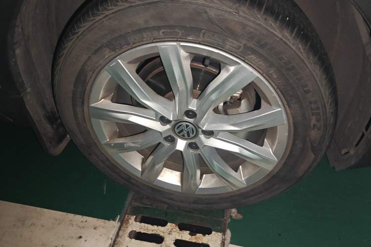 Used Volkswagen T-ROC 2019 280TSI DSG Two-Wheel Drive Advanced Version China VI Standard Right Front Wheel Hub