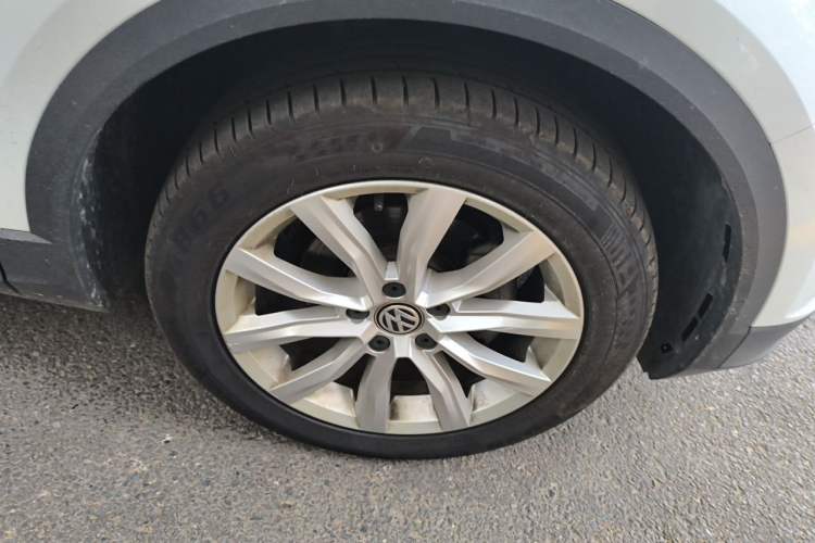 Used Volkswagen T-ROC 2019 230TSI DSG Two-Wheel-Drive Advanced Version China VI Standard Right Front Wheel Hub