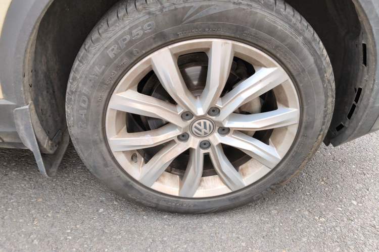 Used Volkswagen T-ROC 2019 230TSI DSG Two-Wheel-Drive Advanced Version China VI Standard Right Front Wheel Hub