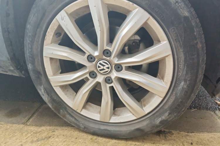 Used Volkswagen T-ROC 2019 280TSI DSG Two-Wheel Drive Advanced Version China VI Standard Right Front Wheel Hub