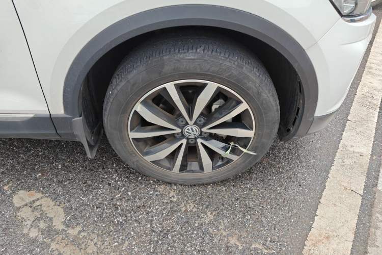 Used Volkswagen T-ROC 2019 280TSI DSG Four-Wheel Drive Comfort Version China V Emission Standard Right Front Wheel Hub