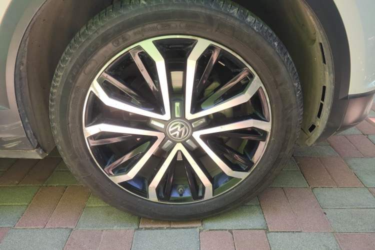 Used Volkswagen T-ROC 2019 280TSI DSG Two-Wheel Drive Comfort Version China VI Standard Right Front Wheel Hub