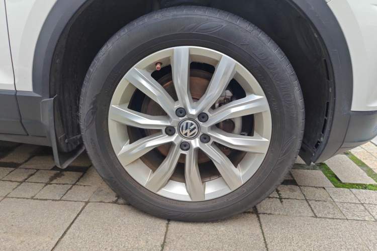 Used Volkswagen T-ROC 2019 230TSI DSG Two-Wheel-Drive Advanced Version China VI Standard Right Front Wheel Hub