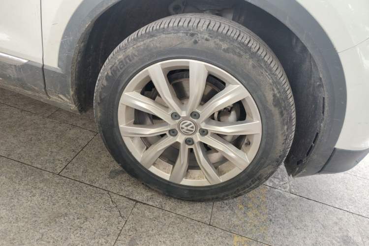 Used Volkswagen T-ROC 2019 230TSI DSG Two-Wheel-Drive Advanced Version China VI Standard Right Front Wheel Hub