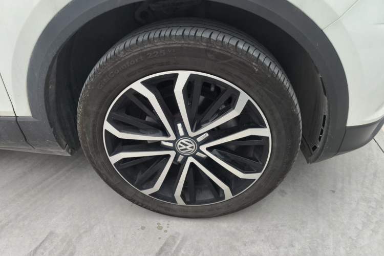 Used Volkswagen T-ROC 2019 280TSI DSG Two-Wheel Drive Comfort Version China VI Standard Right Front Wheel Hub