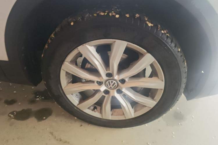 Used Volkswagen T-ROC 2019 280TSI DSG Two-Wheel Drive Advanced Version China VI Standard Right Front Wheel Hub
