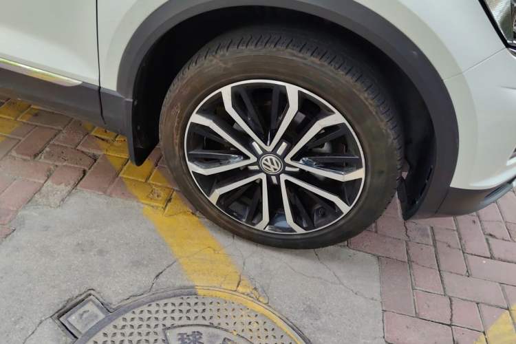 Used Volkswagen T-ROC 2019 280TSI DSG Two-Wheel Drive Comfort Version China VI Standard Right Front Wheel Hub