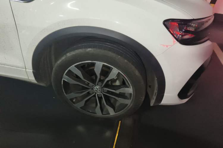 Used Volkswagen T-ROC 2019 280TSI DSG Two-Wheel Drive Advanced Version China VI Standard Right Front Wheel Hub