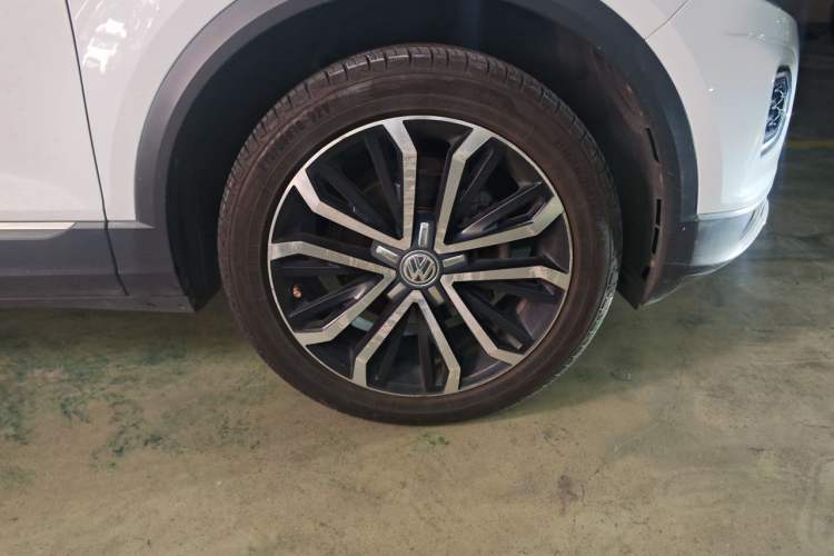 Used Volkswagen T-ROC 2019 280TSI DSG Two-Wheel Drive Comfort Version China VI Standard Right Front Wheel Hub