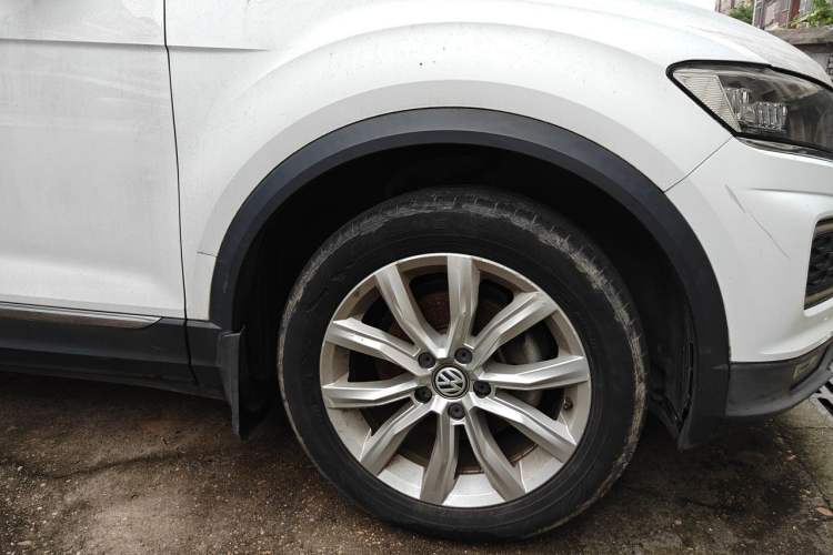 Used Volkswagen T-ROC 2019 230TSI DSG Two-Wheel-Drive Advanced Version China VI Standard Right Front Wheel Hub