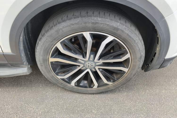 Used Volkswagen T-ROC 2019 280TSI DSG Two-Wheel Drive Comfort Version China VI Standard Right Front Wheel Hub