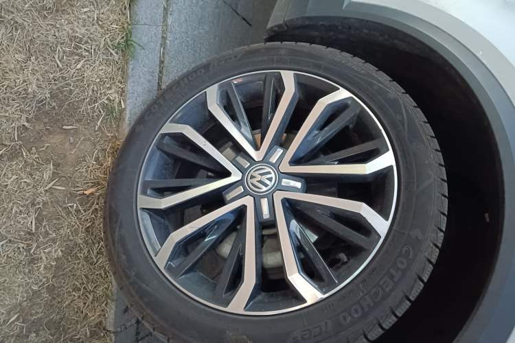 Used Volkswagen T-ROC 2019 280TSI DSG Two-Wheel Drive Comfort Version China VI Standard Right Front Wheel Hub