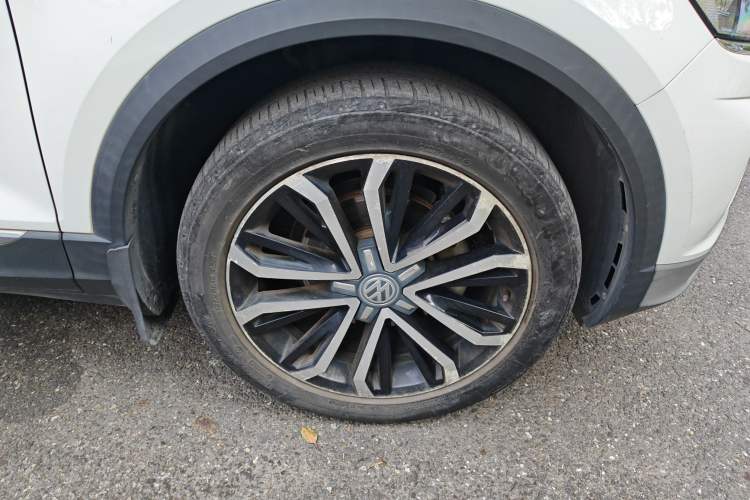 Used Volkswagen T-ROC 2019 280TSI DSG Two-Wheel Drive Comfort Version China VI Standard Right Front Wheel Hub