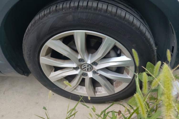 Used Volkswagen T-ROC 2019 230TSI DSG Two-Wheel-Drive Advanced Version China VI Standard Right Front Wheel Hub