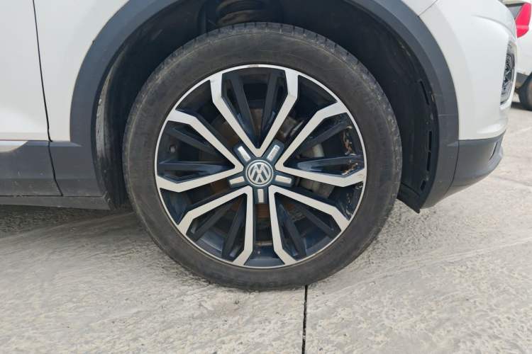 Used Volkswagen T-ROC 2019 280TSI DSG Two-Wheel Drive Comfort Version China VI Standard Right Front Wheel Hub