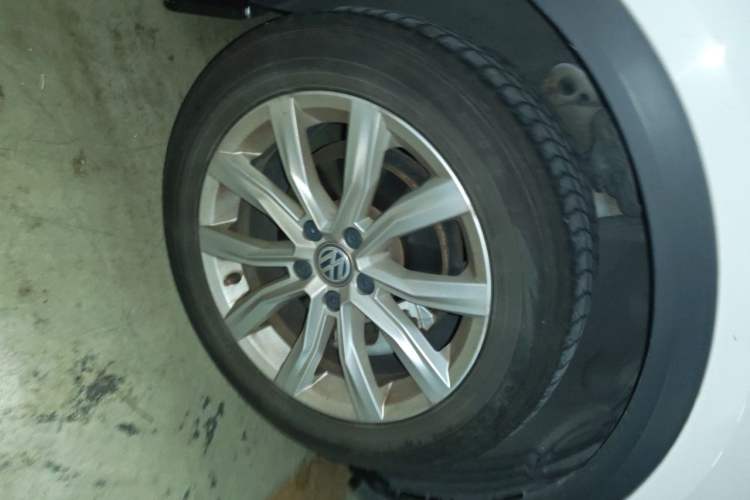 Used Volkswagen T-ROC 2019 280TSI DSG Two-Wheel Drive Advanced Version China VI Standard Right Front Wheel Hub